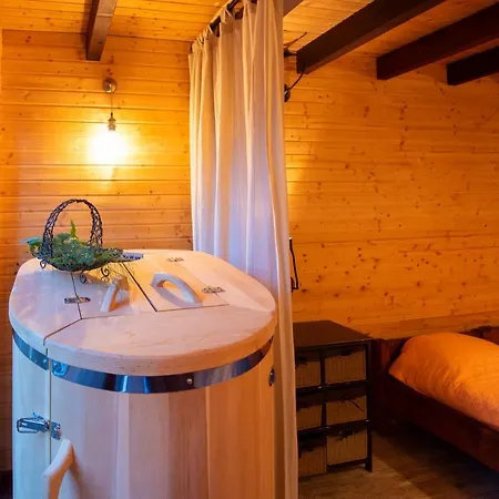 Pinus With Private Jacuzzi & Phyto-sauna Retreat Дом отдыха Zheleznitsa