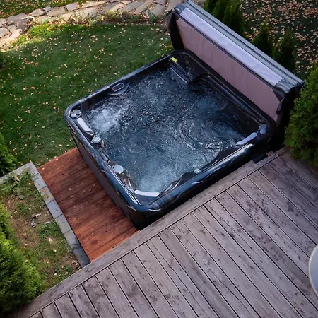 Dom wakacyjny Pinusvillas Private Jacuzzi & Phyto-Sauna
