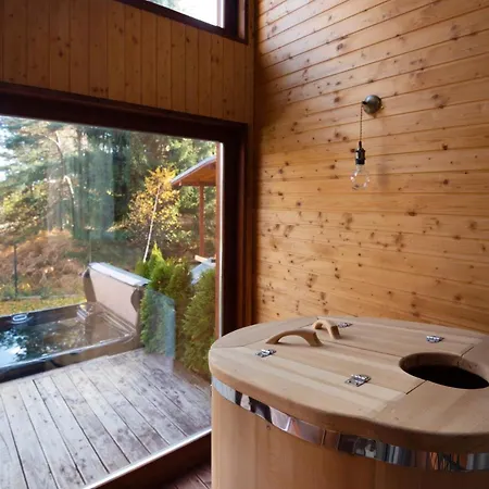 Pinus With Private Jacuzzi & Phyto-sauna Retreat Дом отдыха