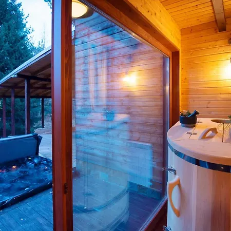 Pinusvillas Private Jacuzzi & Phyto-Sauna 펜션 *
