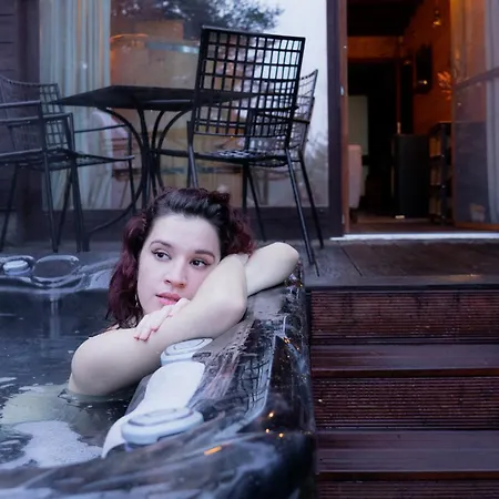 Feriehus Pinusvillas Private Jacuzzi & Phyto-sauna Zheleznitsa
