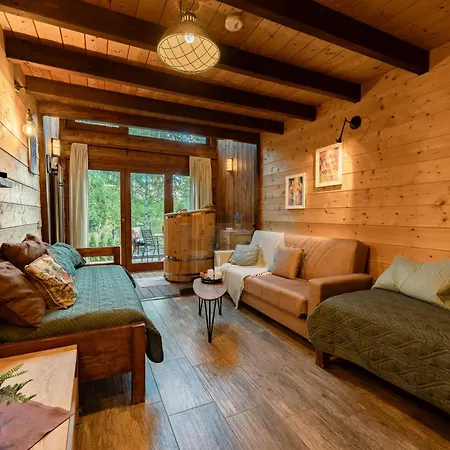 Pinusvillas Private Jacuzzi & Phyto-sauna Nyaraló