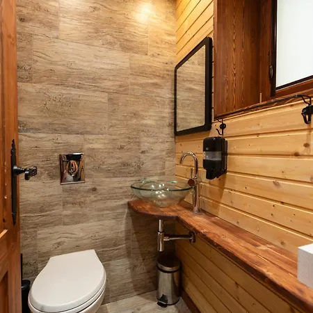 Hébergement de vacances Pinusvillas Private Jacuzzi & Phyto-sauna