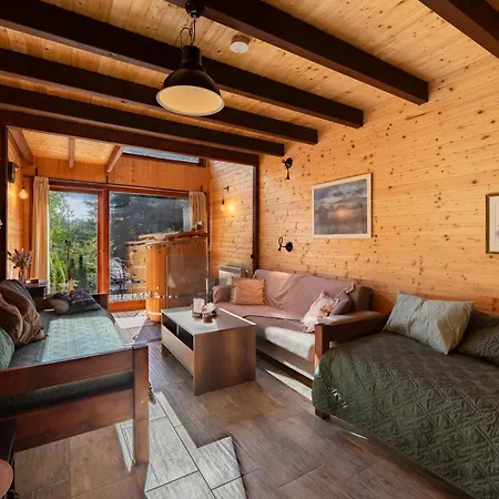 Pinusvillas Private Jacuzzi & Phyto-sauna Nyaraló *