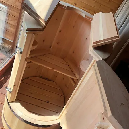 Pinusvillas Private Jacuzzi & Phyto-sauna Nyaraló