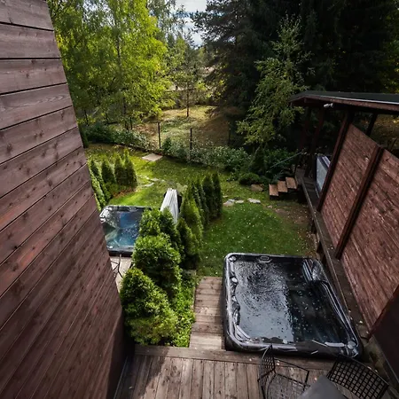 Casa de Férias Pinusvillas Private Jacuzzi & Phyto-Sauna Zheleznitsa