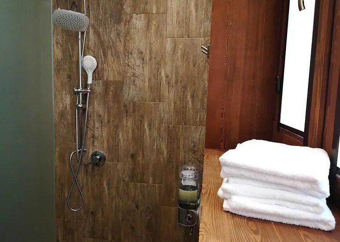 Pinusvillas Private Jacuzzi & Phyto-sauna Ваканционна къща Zheleznitsa