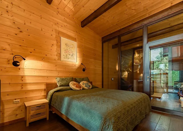 Pinusvillas Private Jacuzzi & Phyto-sauna Ваканционна къща