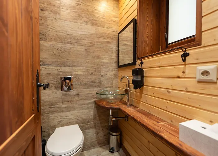 Ваканционна къща Pinusvillas Private Jacuzzi & Phyto-sauna